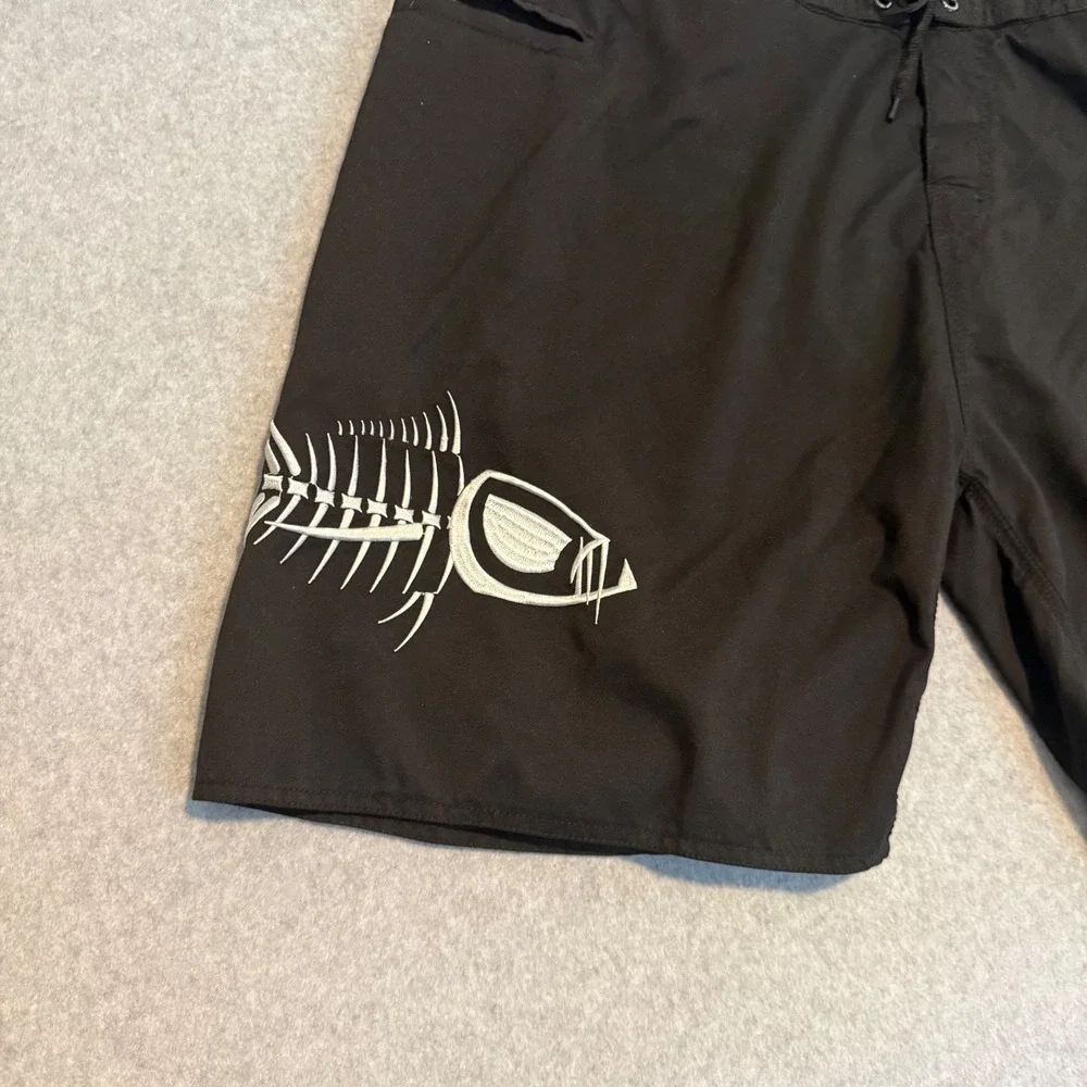 Tormenter Mens Black Board Shorts 40 Embroidered Fish Skeleton Cargo Surf Swim